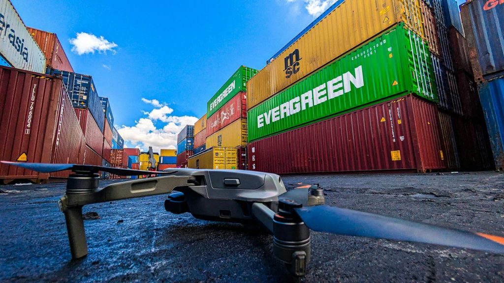 Air and ocean freight mode comparison in logistics